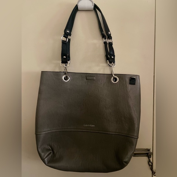 Gray Calvin Klein purse with black wristlet - Picture 1 of 8